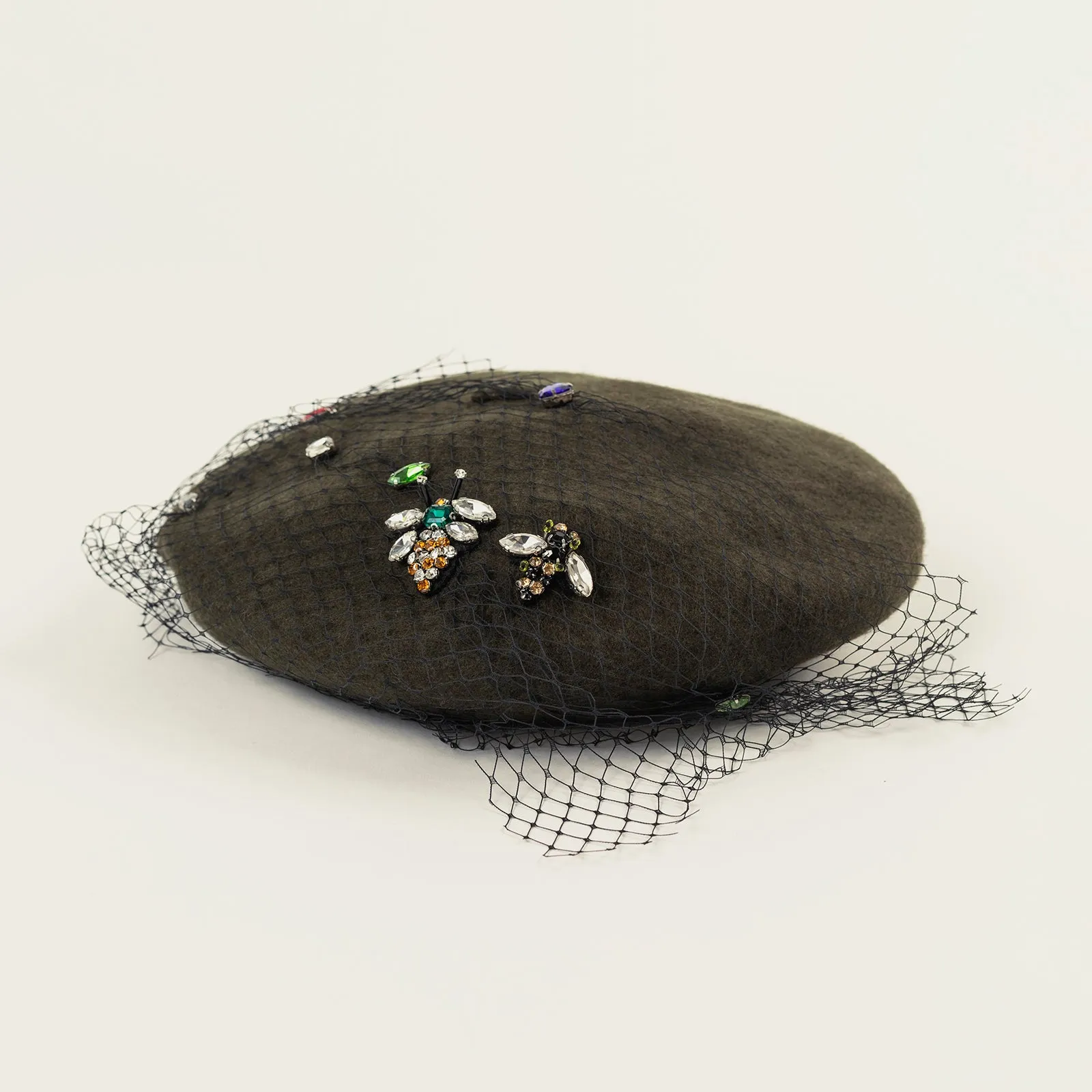 The Bee and the Wasp beret